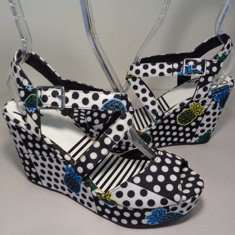 Dolce Vita DV8 Size 8 M KIMMY Pineapple Dot Canvas Sandals New Women's Shoes